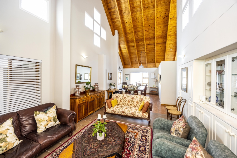 4 Bedroom Property for Sale in Bonza Bay Eastern Cape